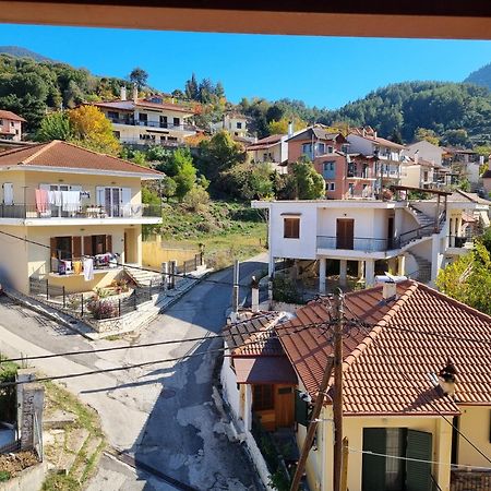 Kalavrita Krinides Apartment And Attics 外观 照片
