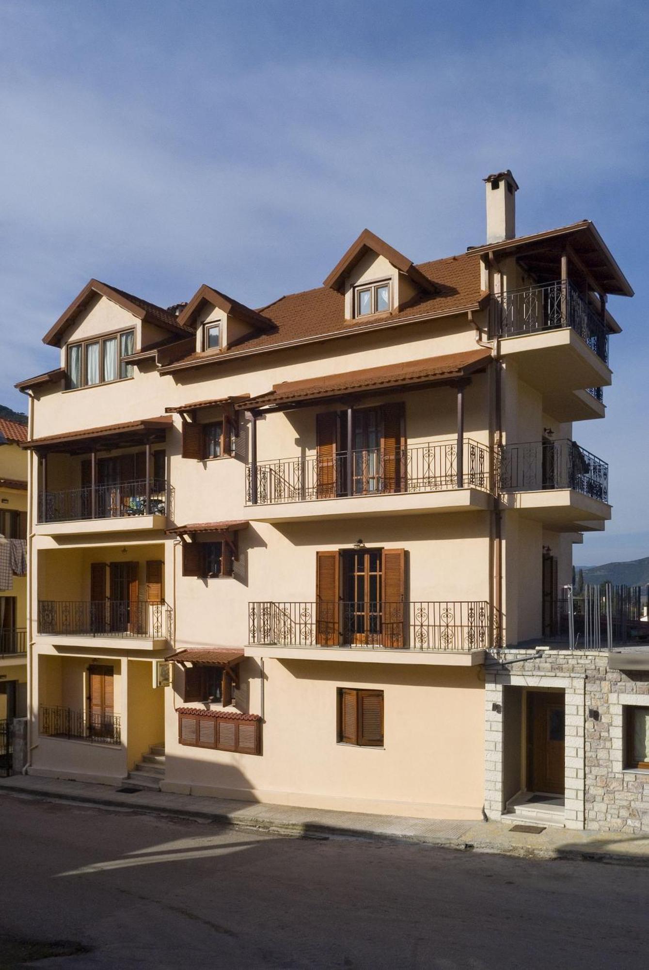 Kalavrita Krinides Apartment And Attics 外观 照片