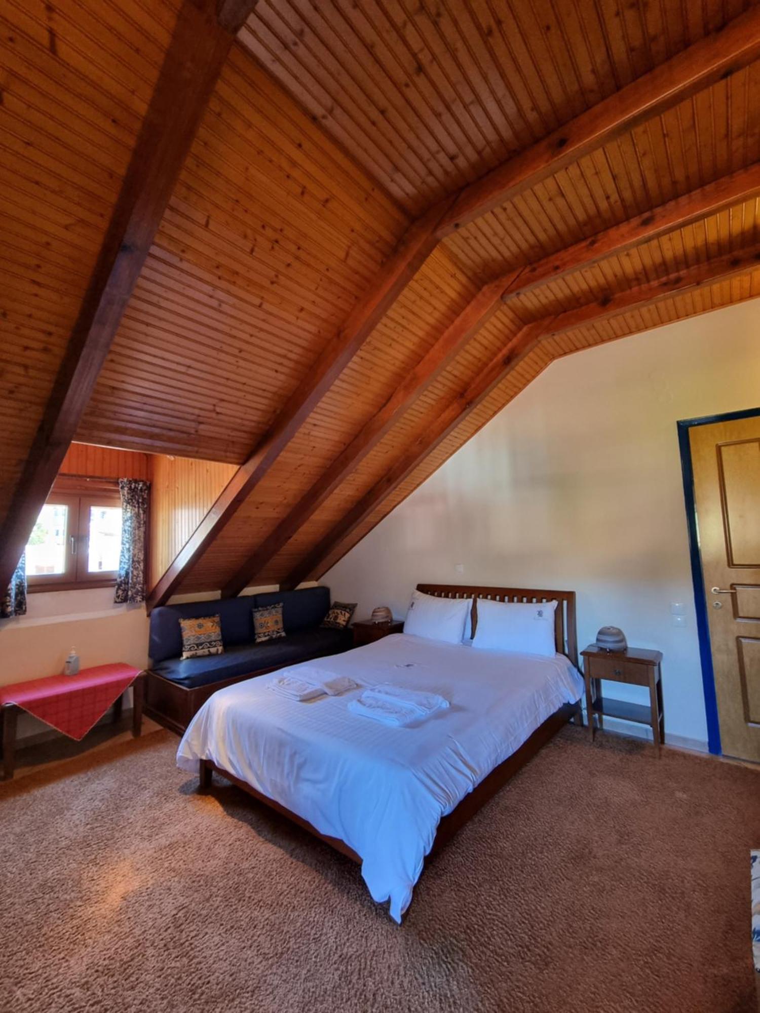 Kalavrita Krinides Apartment And Attics 客房 照片